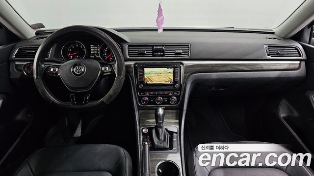 Volkswagen Passat 2018 — photo 7