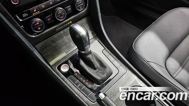 Volkswagen Passat 2018 — photo 9
