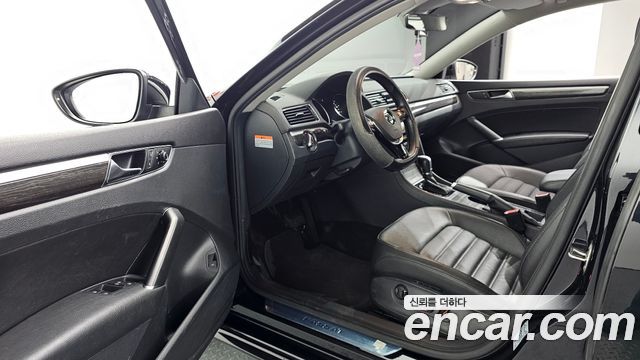 Volkswagen Passat 2018 — photo 10