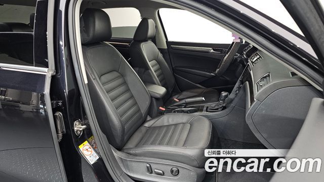 Volkswagen Passat 2018 — photo 11