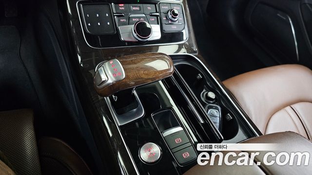 Audi A8 2015 — photo 9