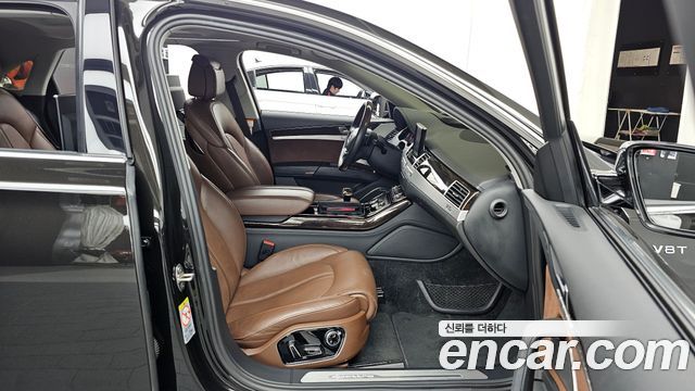 Audi A8 2015 — photo 11