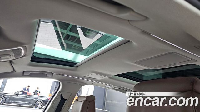 Audi A8 2015 — photo 19