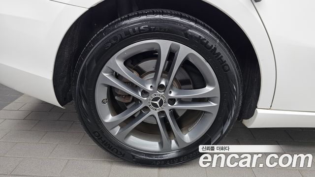 Mercedes-Benz A-Class 2020 — photo 5
