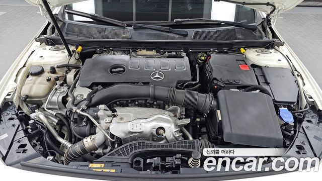 Mercedes-Benz A-Class 2020 — photo 6