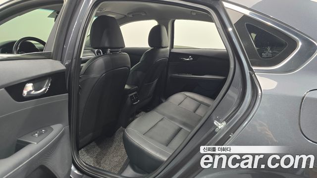 Kia K3 2022 — photo 17