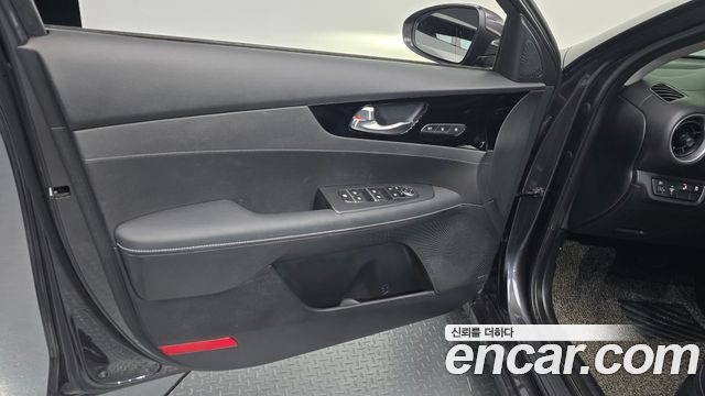 Kia K3 2022 — photo 14