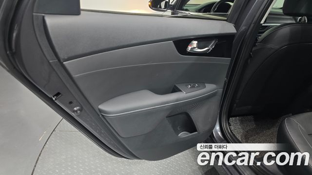Kia K3 2022 — photo 15