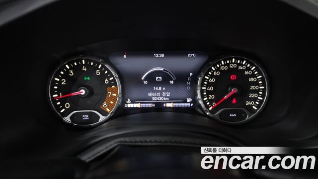 Jeep Renegade 2019 — photo 11