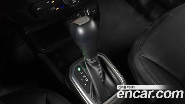 Jeep Renegade 2019 — photo 12