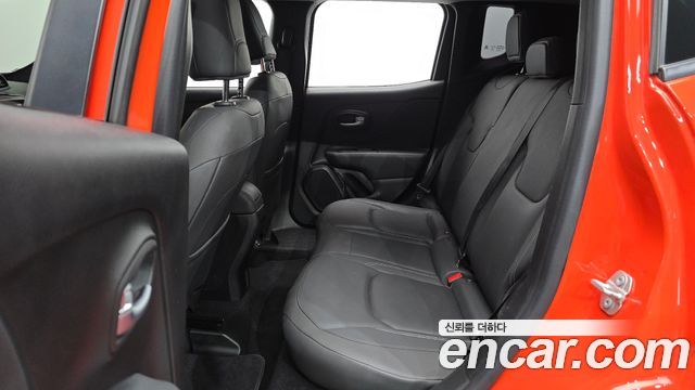 Jeep Renegade 2019 — photo 18