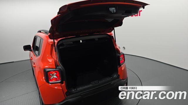 Jeep Renegade 2019 — photo 26