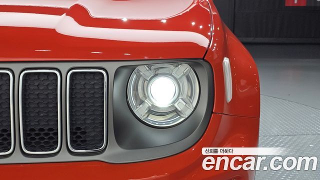 Jeep Renegade 2019 — photo 8