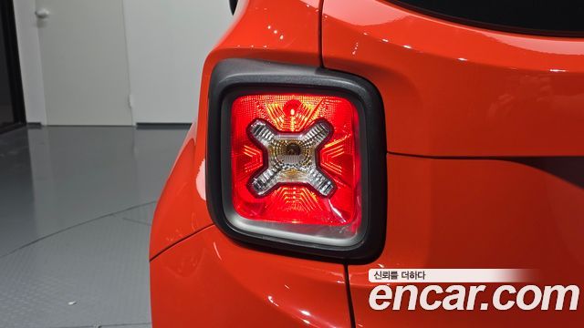 Jeep Renegade 2019 — photo 9