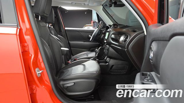 Jeep Renegade 2019 — photo 16