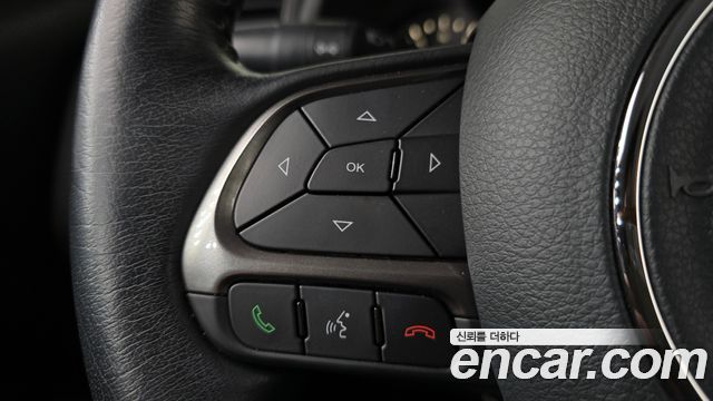 Jeep Renegade 2019 — photo 32