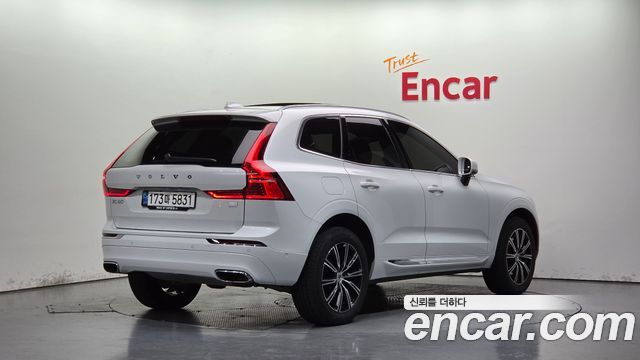Volvo XC60 2021 — photo 2