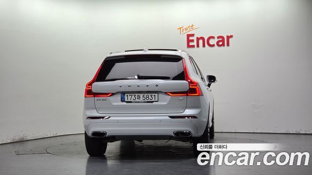 Volvo XC60 2021 — photo 4