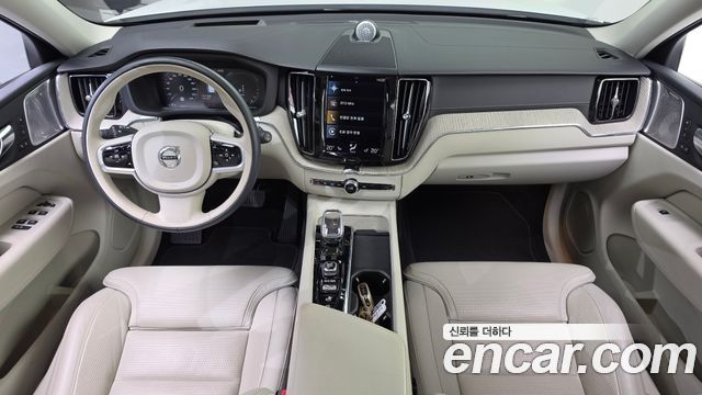 Volvo XC60 2021 — photo 10