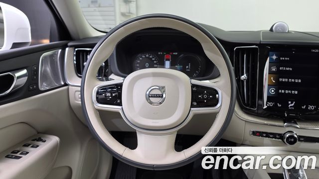 Volvo XC60 2021 — photo 19