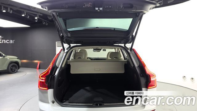 Volvo XC60 2021 — photo 26