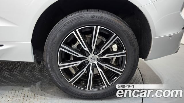 Volvo XC60 2021 — photo 7