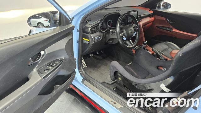 Hyundai Veloster 2019 — photo 13