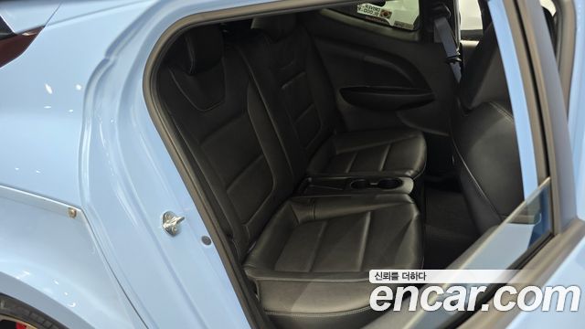 Hyundai Veloster 2019 — photo 17