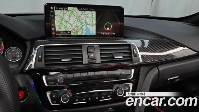BMW M4 2018 — photo 19