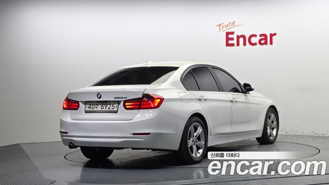 BMW 3-Series 2012 — photo 2