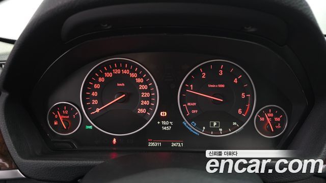 BMW 3-Series 2012 — photo 8