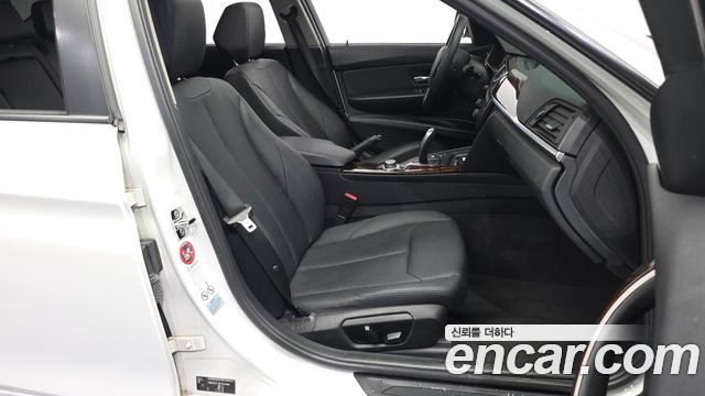 BMW 3-Series 2012 — photo 11