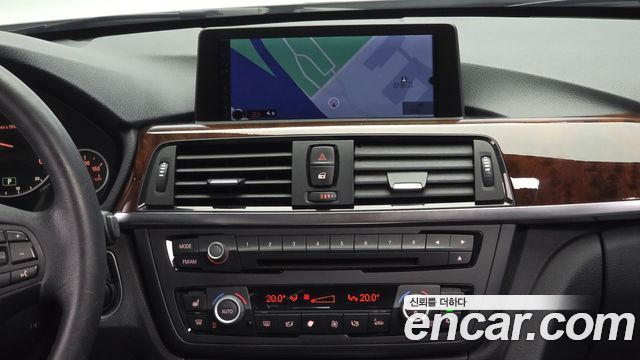 BMW 3-Series 2012 — photo 14