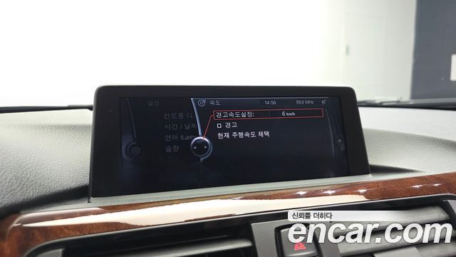 BMW 3-Series 2012 — photo 16