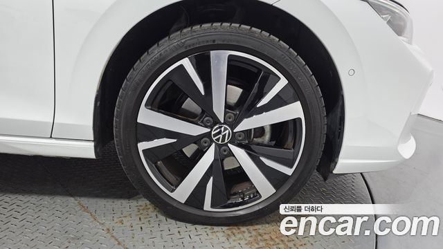 Volkswagen Golf 2026 — photo 7