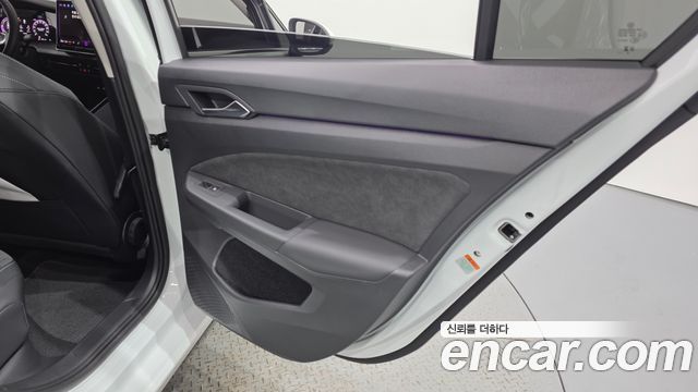 Volkswagen Golf 2026 — photo 15