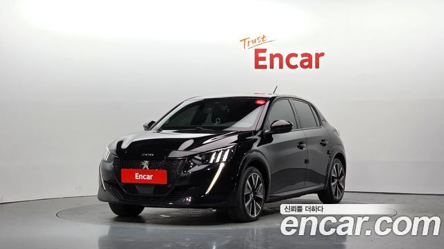 Peugeot 208 2022 — photo 1