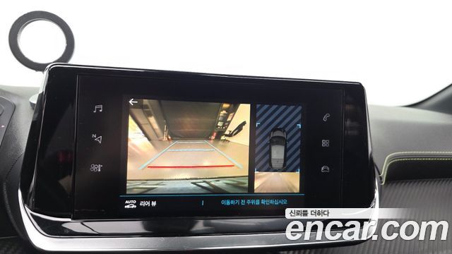 Peugeot 208 2022 — photo 24