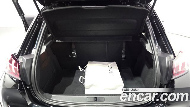 Peugeot 208 2022 — photo 25