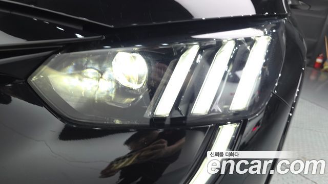 Peugeot 208 2022 — photo 8