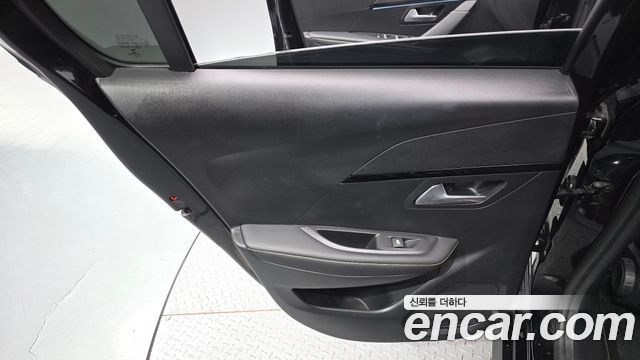 Peugeot 208 2022 — photo 15