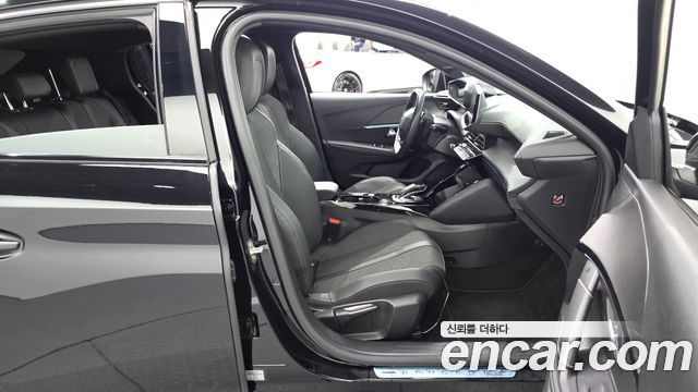 Peugeot 208 2022 — photo 16