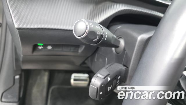 Peugeot 208 2022 — photo 27