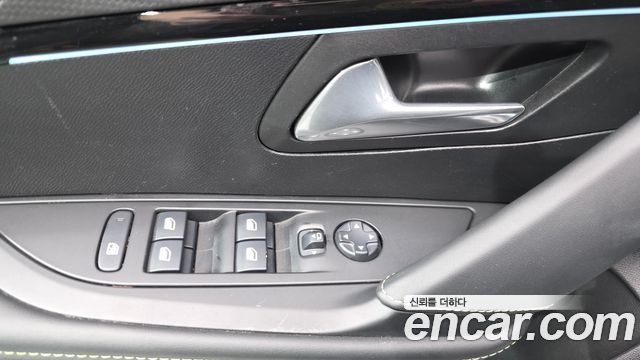 Peugeot 208 2022 — photo 29