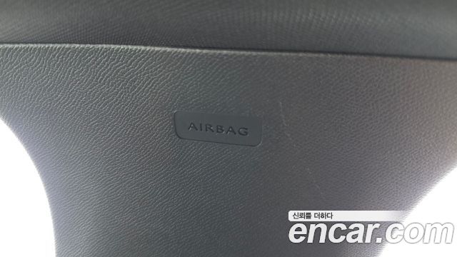Peugeot 208 2022 — photo 30
