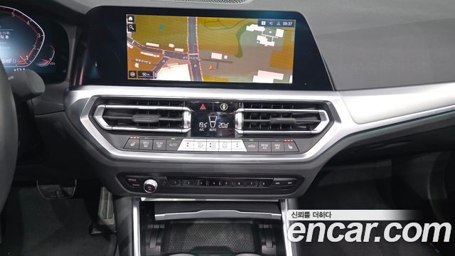 BMW 3-Series 2022 — photo 19