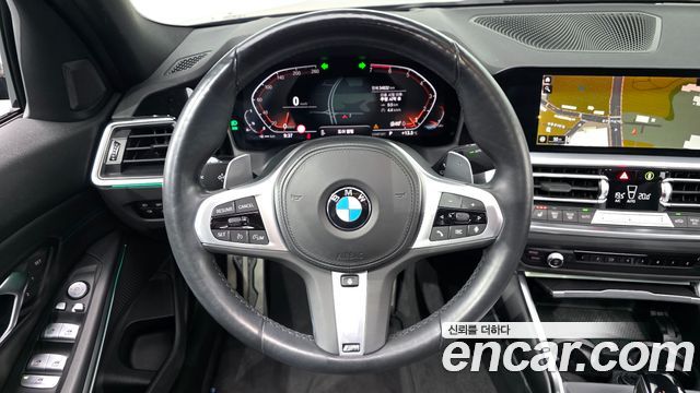 BMW 3-Series 2022 — photo 20