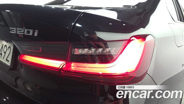BMW 3-Series 2022 — photo 9
