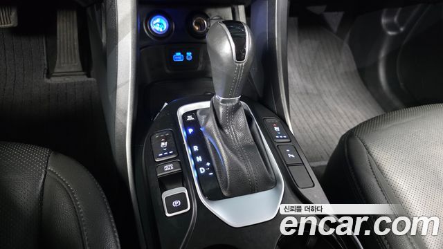 Hyundai Santafe 2018 — photo 12