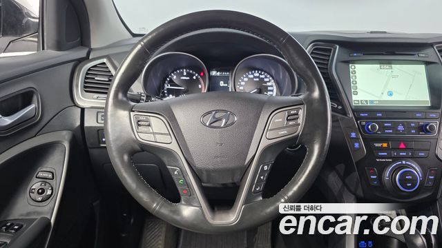 Hyundai Santafe 2018 — photo 19